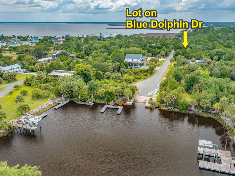 Blue Dolphin Dr, Crawfordville, FL 32327