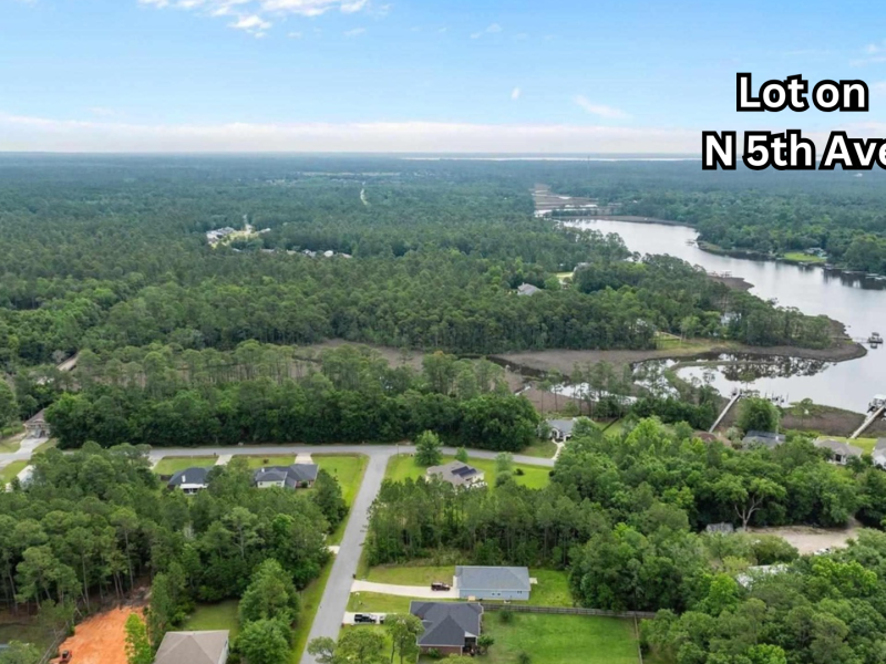 N 5th Ave, Milton, FL 32583